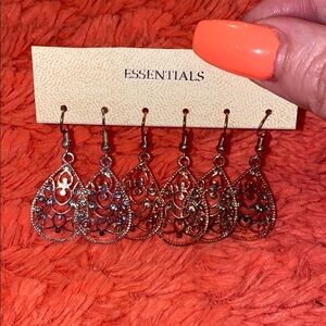NWT essentials earrings